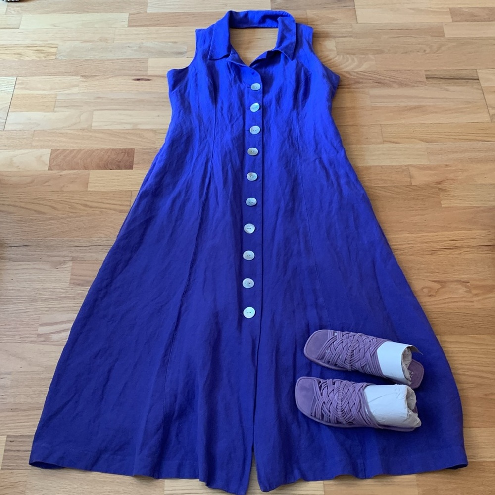 💜💙Stunning Vintage Dress Cut out back Linen
